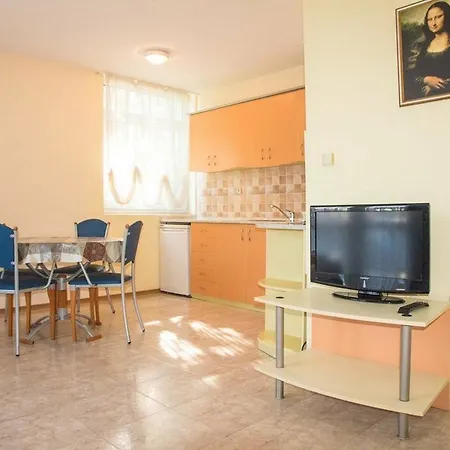 Elite Aparthotel