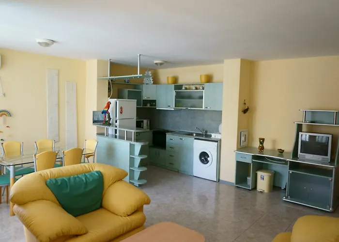 елит Апартхотел 3*